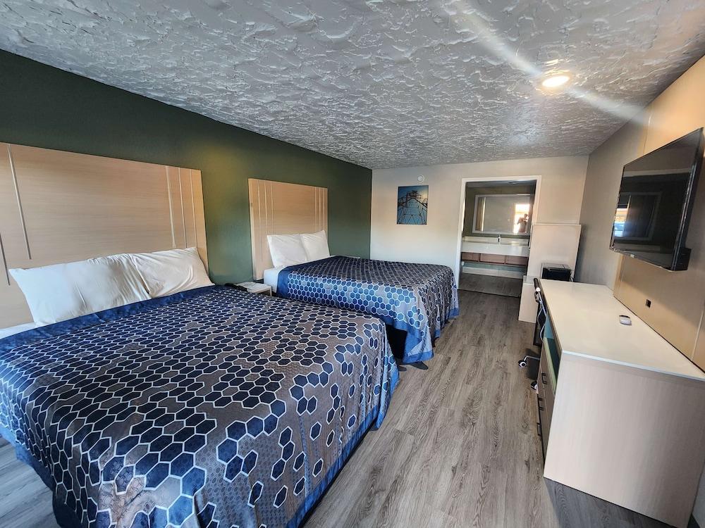 Americas Best Value Inn Longview photo 3