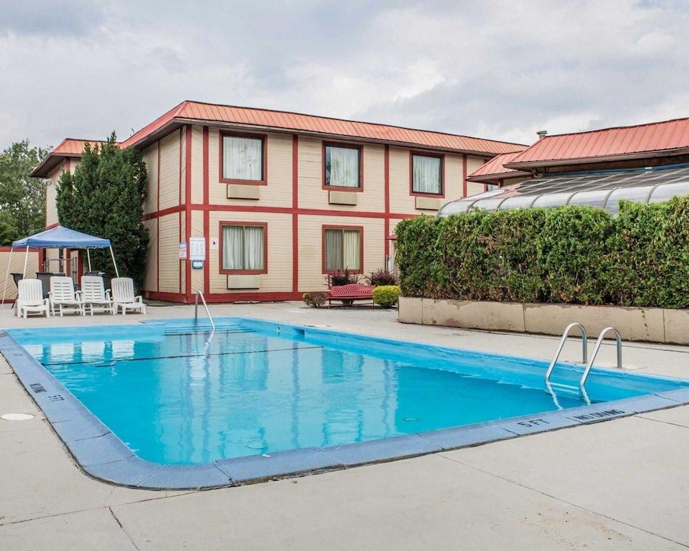 Econo Lodge Scranton near Montage Mountain photo 19