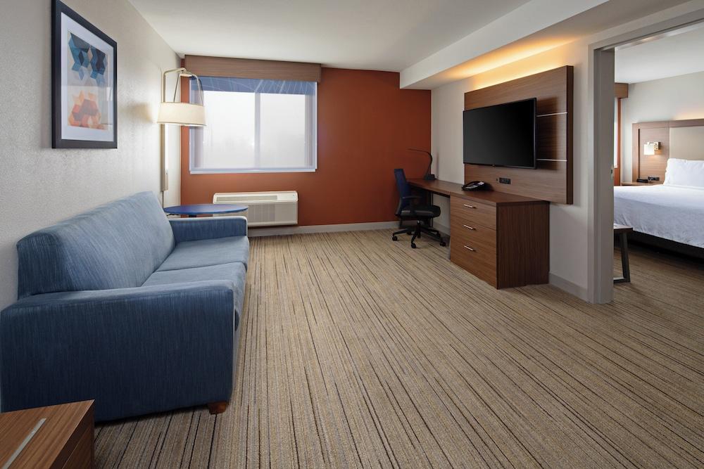 Holiday Inn Express Hotel & Suites SeaTac by IHG photo 6