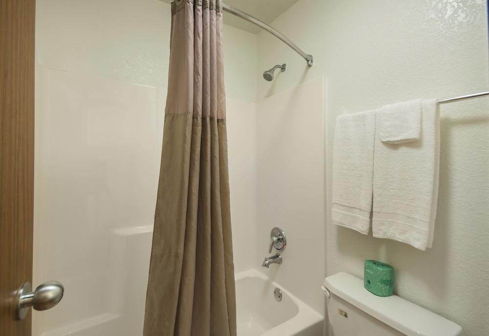 Americas Best Value Inn & Suites Humble photo 14