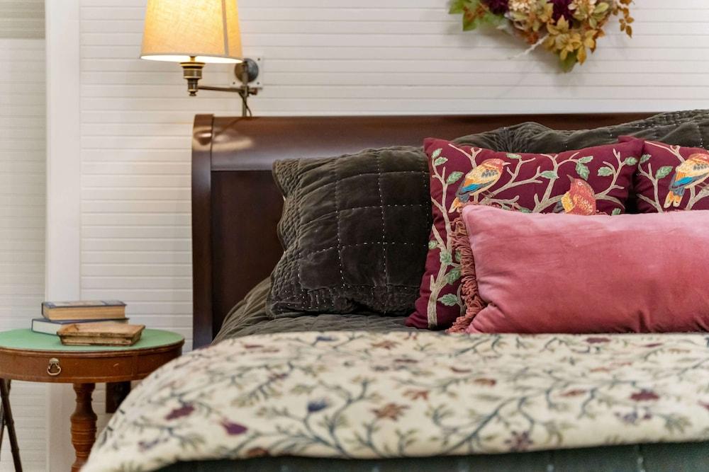 Mccloud Mercantile Hotel photo 32