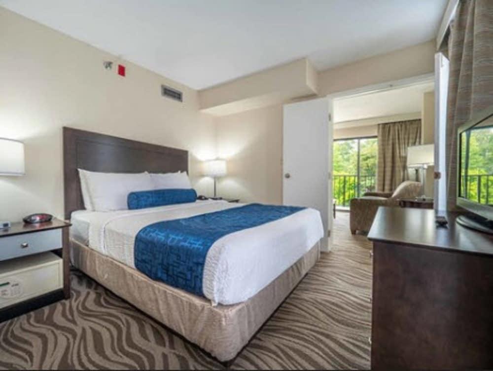 The Breakers Hotel & Suites photo 25