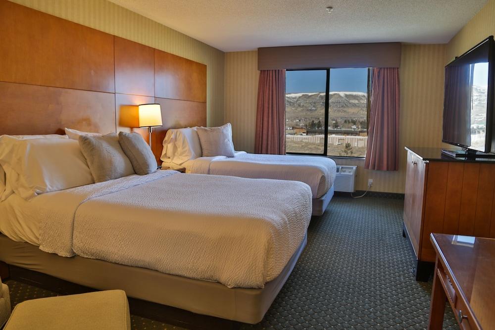 Sweetwater Lodge photo 27
