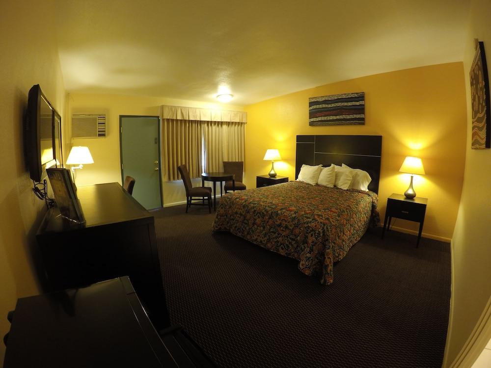 Indio Holiday Motel photo 10