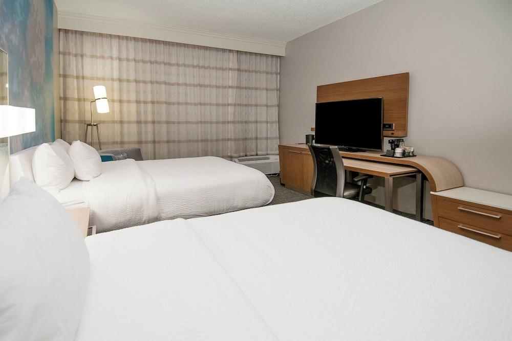 Courtyard By Marriott Bentonville photo 7