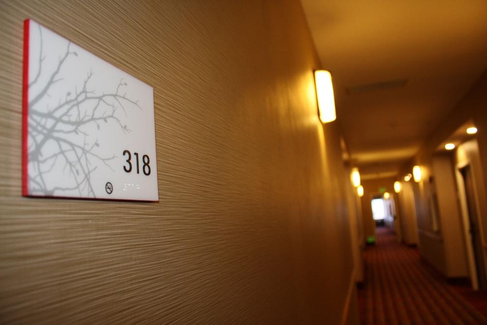 Ramada by Wyndham Denver International Airport photo 33