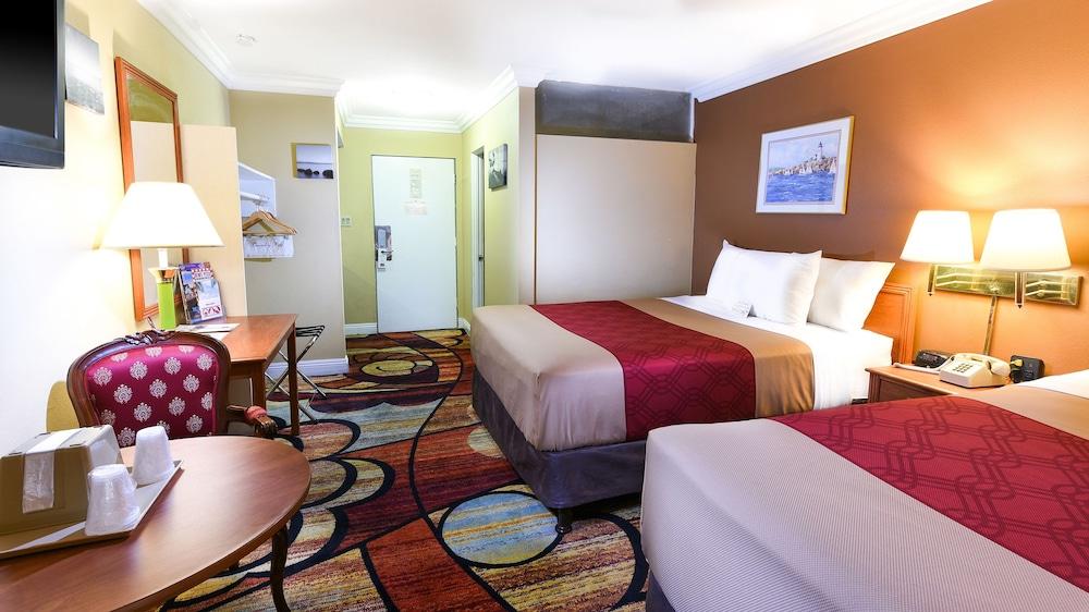 Vagabond Inn Long Beach photo 8
