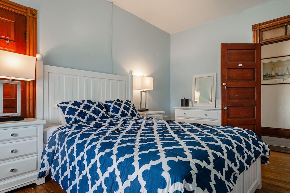 Narragansett Inn photo 57