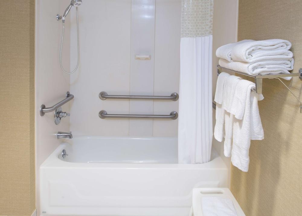 Hampton Inn Gainesville photo 19