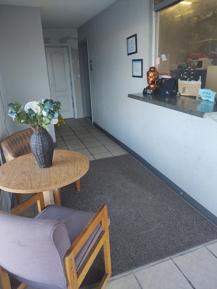 Travel Inn Perrysburg photo 2