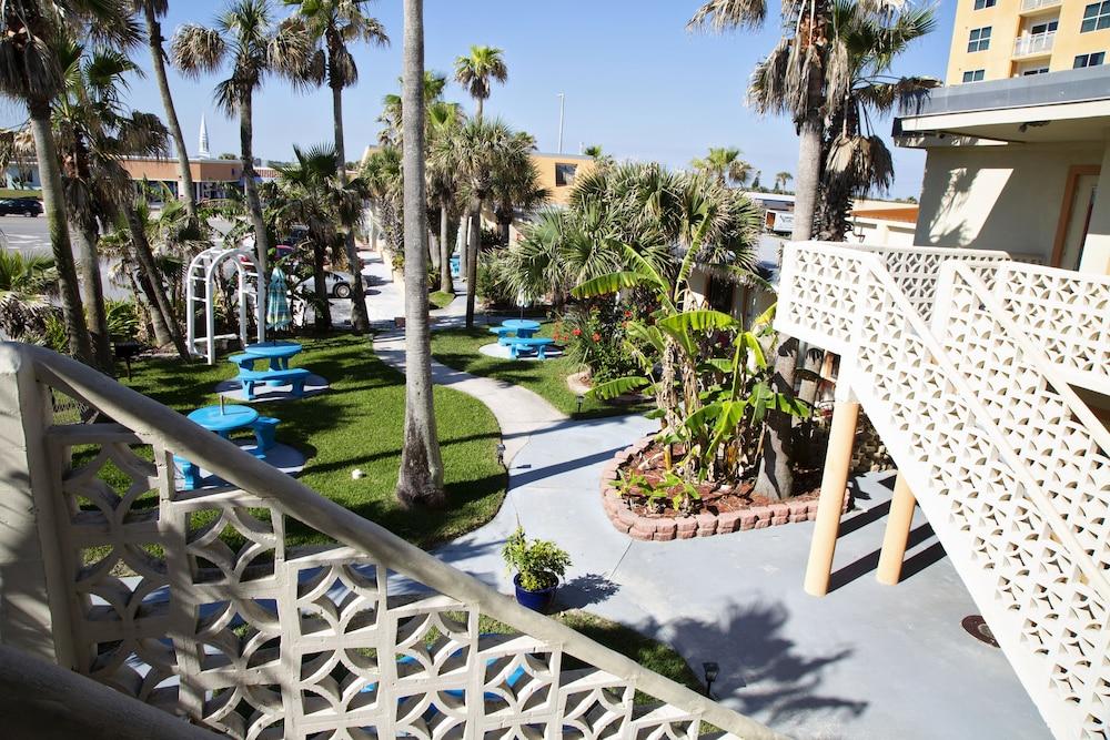 Dream Inn photo 40