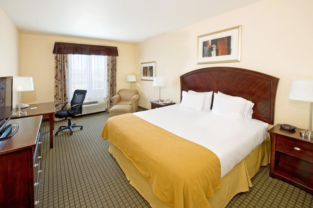 Holiday Inn Express & Suites Willcox by IHG photo 4