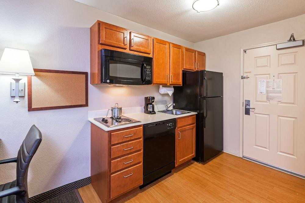 Candlewood Suites Owasso by IHG photo 12