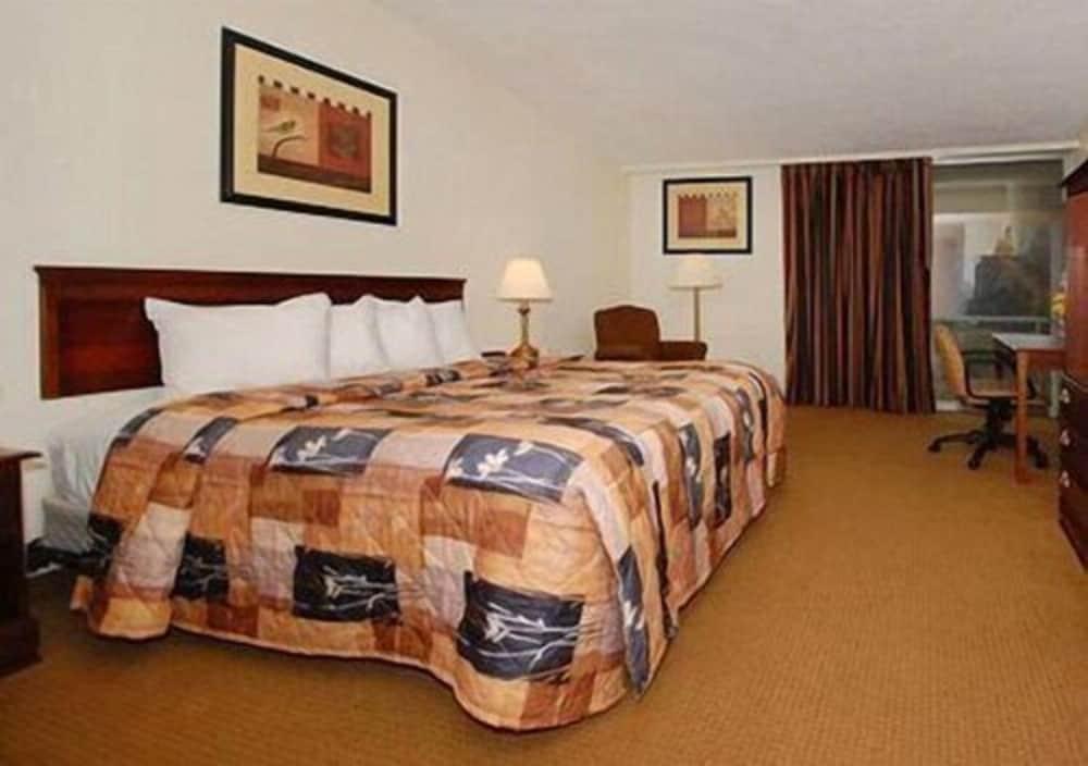 Rodeway Inn Brookville photo 19