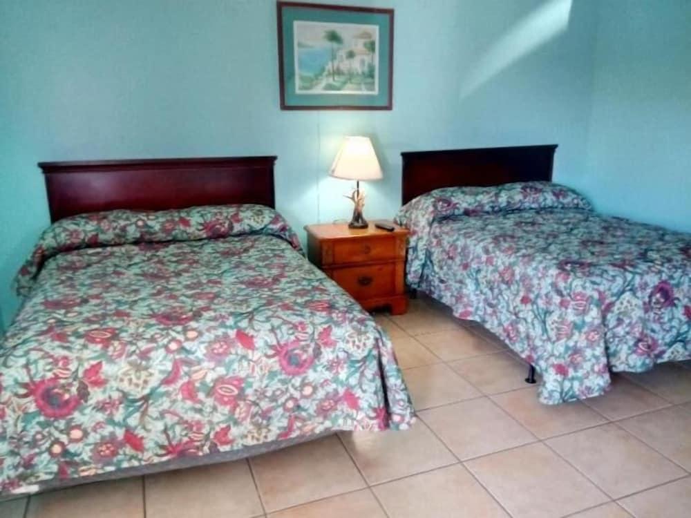 Skylark Motel photo 4