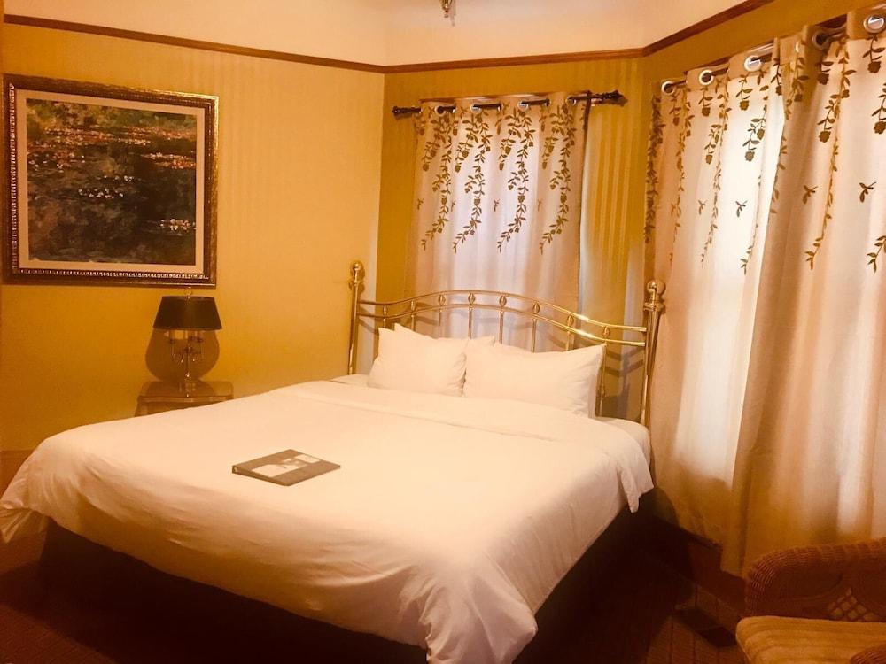 Pacific Grove Inn photo 68