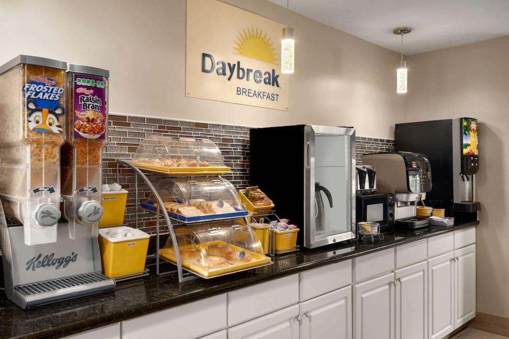 Days Inn by Wyndham Anderson photo 14
