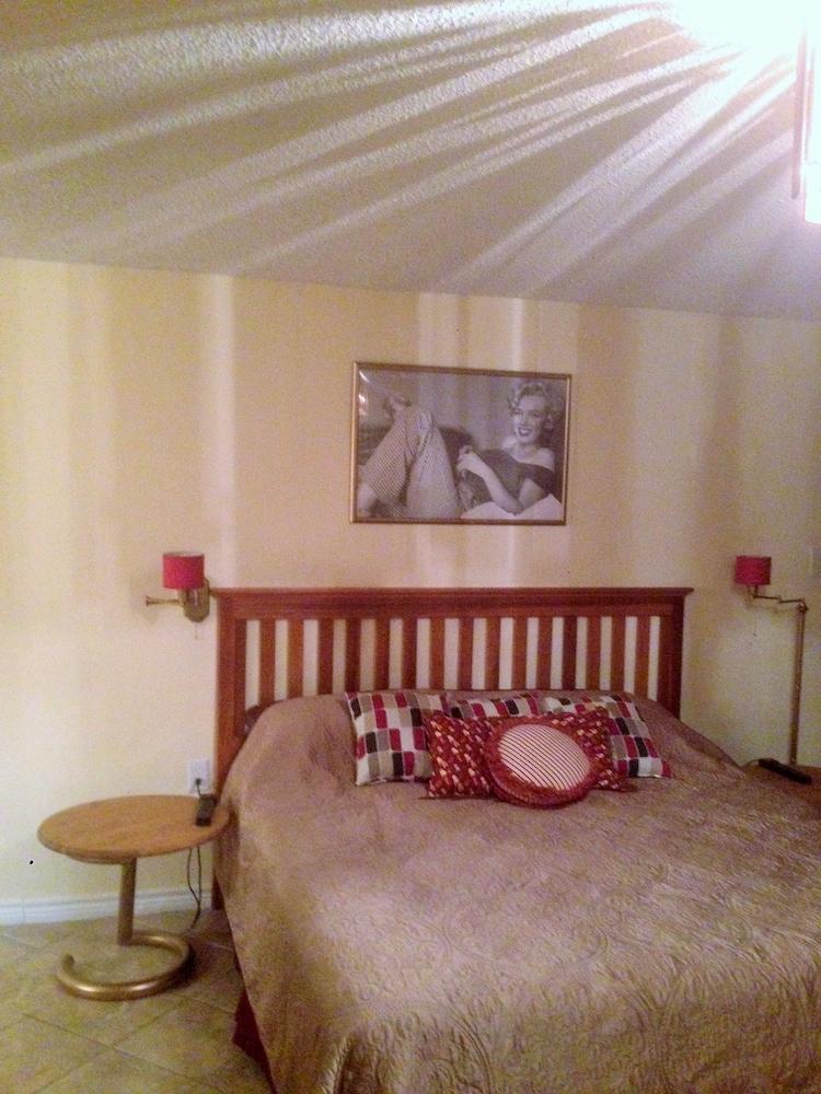 Capri Beach Hotel photo 20