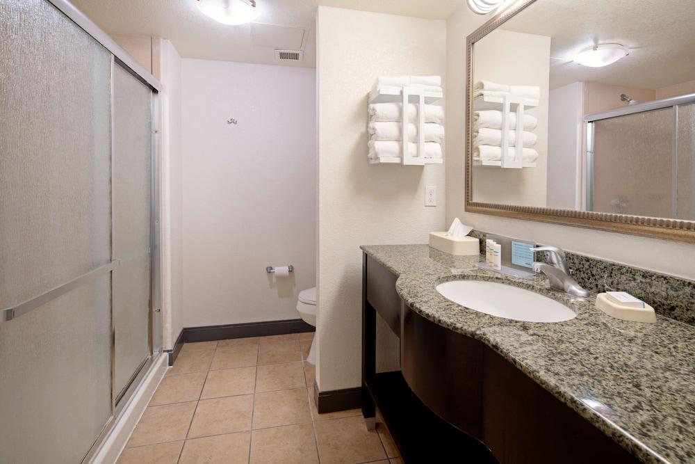 Hampton Inn & Suites Bakersfield/Hwy 58, CA photo 26
