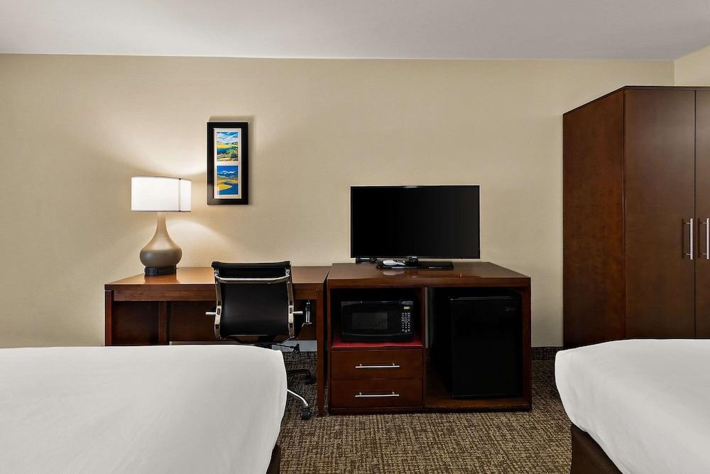Comfort Inn & Suites Sequoia/Kings Canyon photo 38