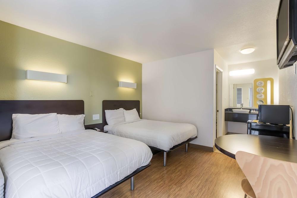 Americas Best Value Inn Bowling Green photo 19