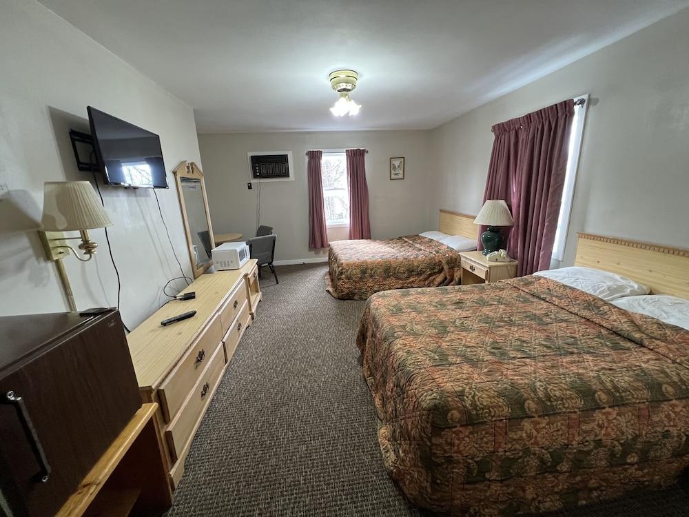Oswego Inn photo 19