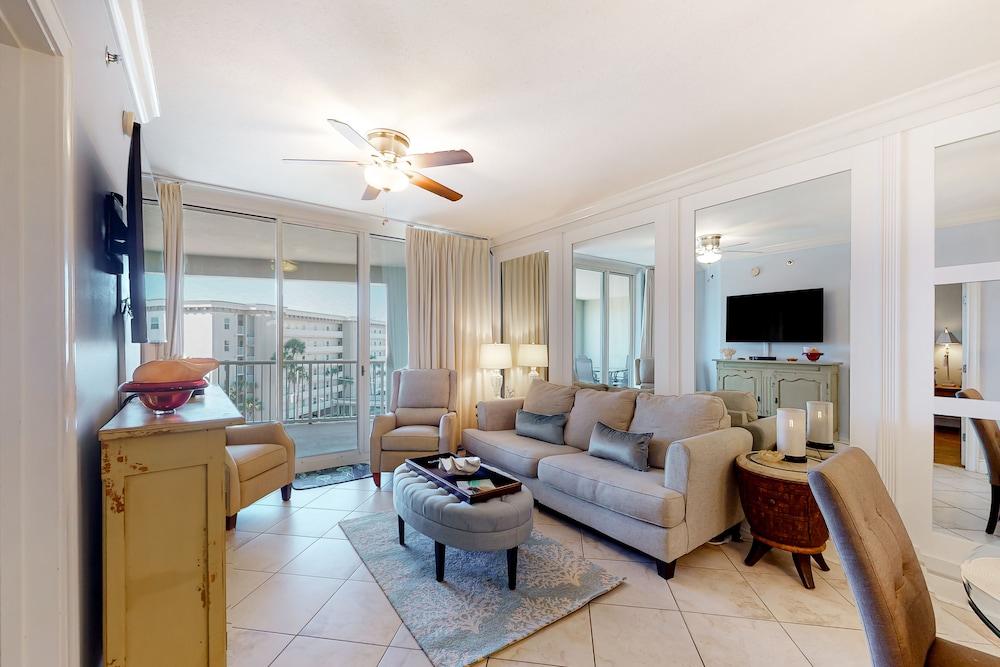 Azure Condominiums photo 34