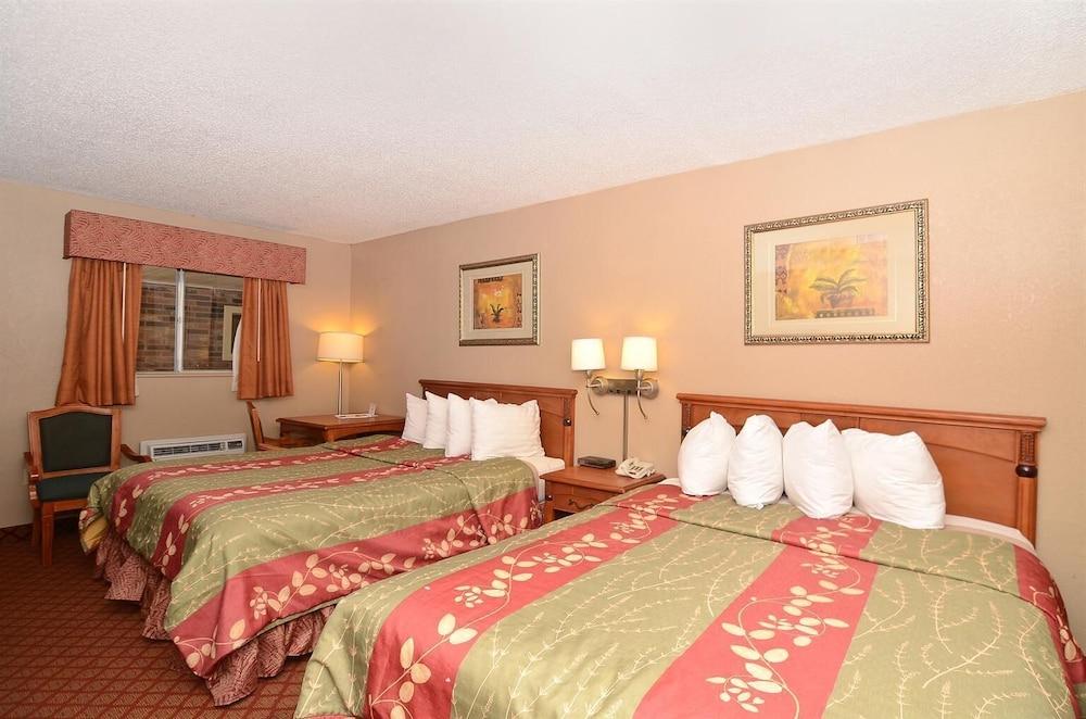 Americas Best Value Inn Stephenville photo 17