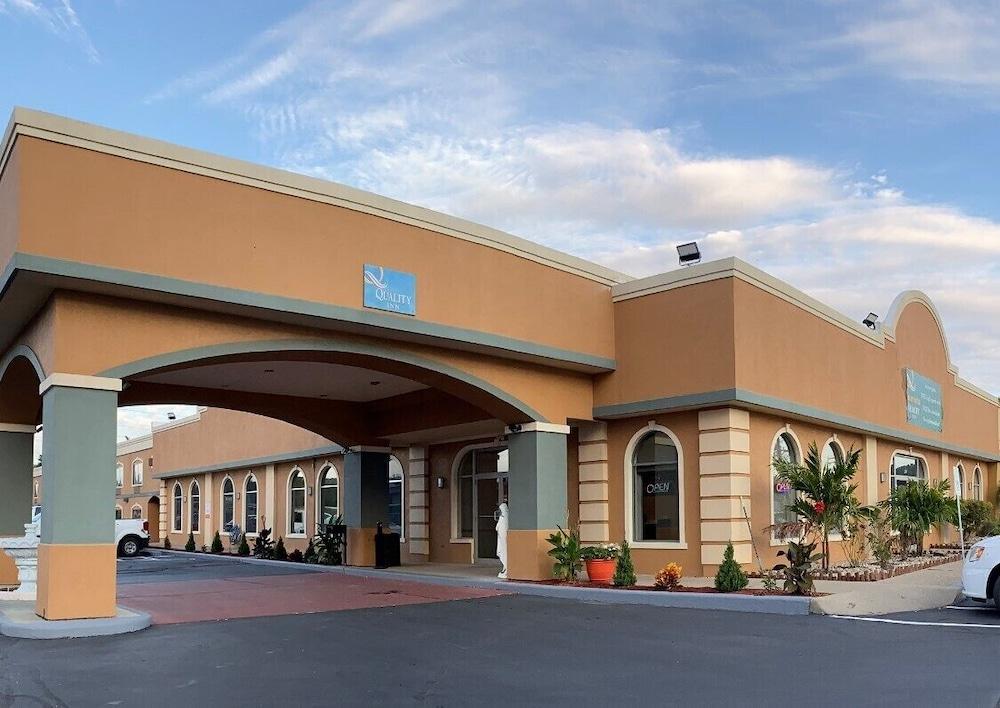 Quality Inn Vincennes photo 17