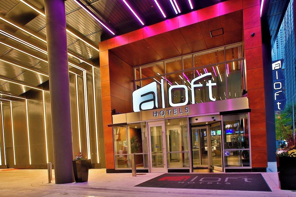 Aloft Chicago Mag Mile photo 1