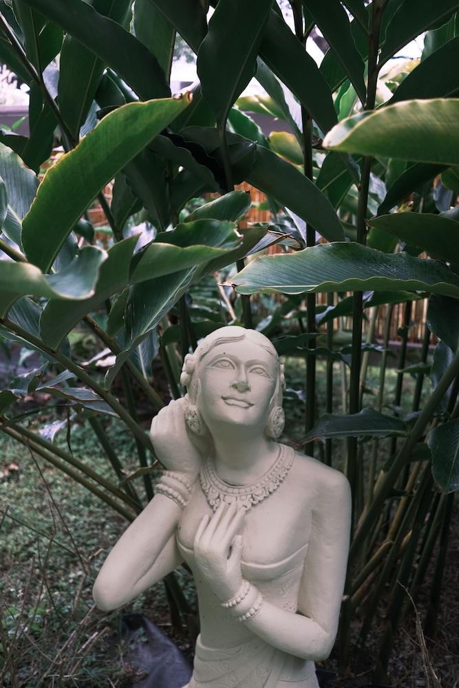 Hilo Beach House Inn photo 10