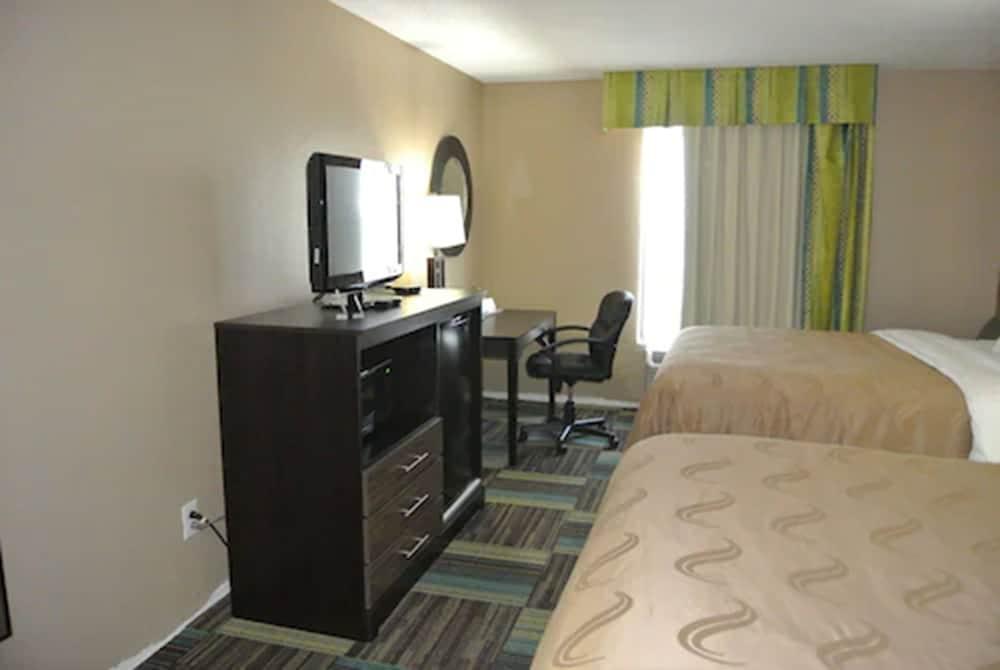 Quality Inn & Suites Arnold - St Louis photo 22