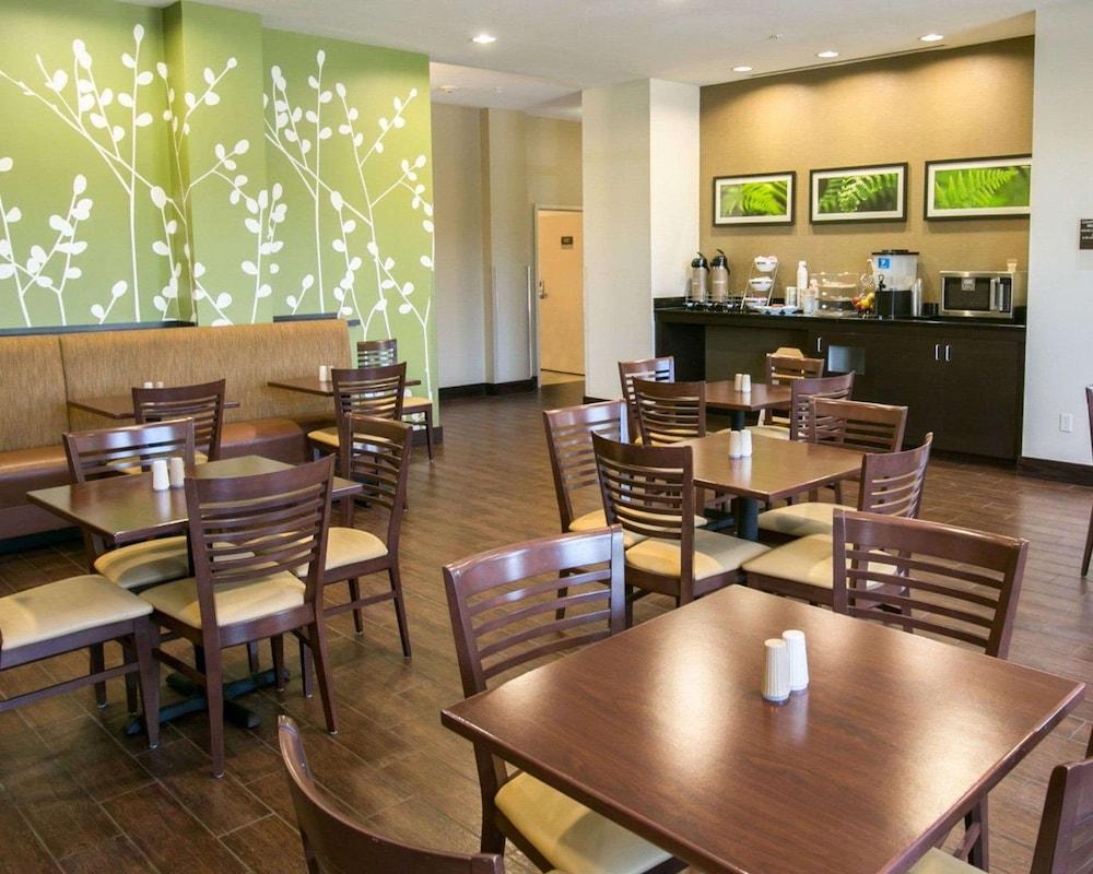 Sleep Inn & Suites Dripping Springs - Austin Area photo 59