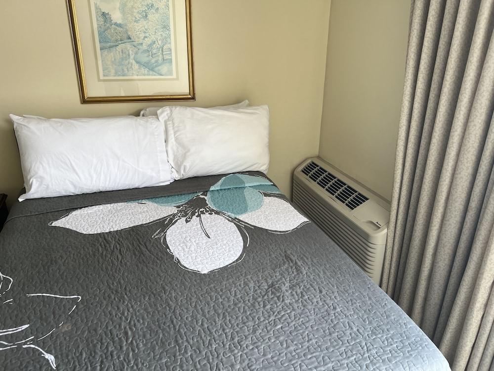SHIPS INN Hotel photo 49