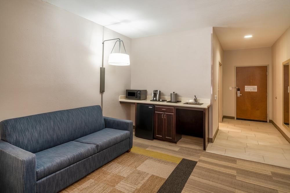 Holiday Inn Express Hotel & Suites Magee by IHG photo 17