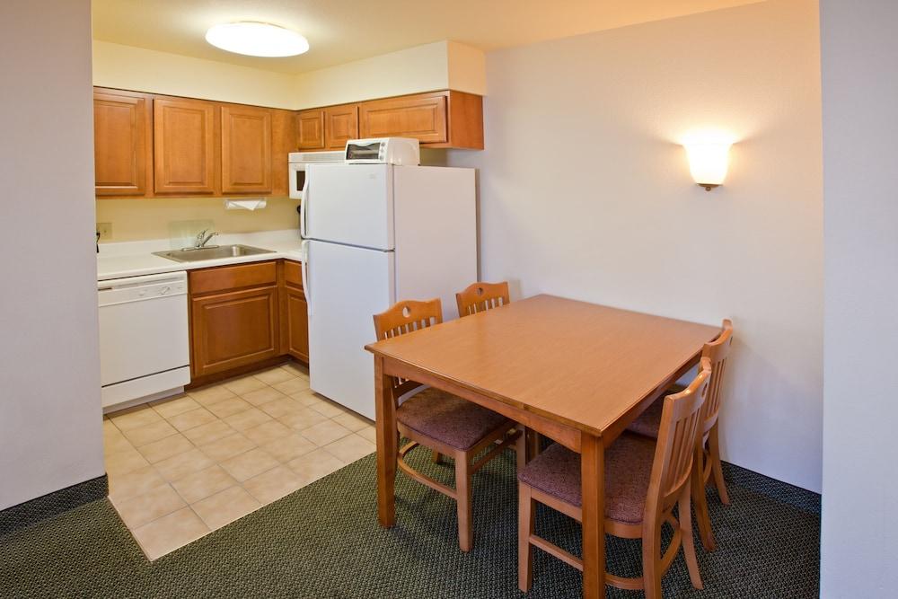 Staybridge Suites South Springfield by IHG photo 5