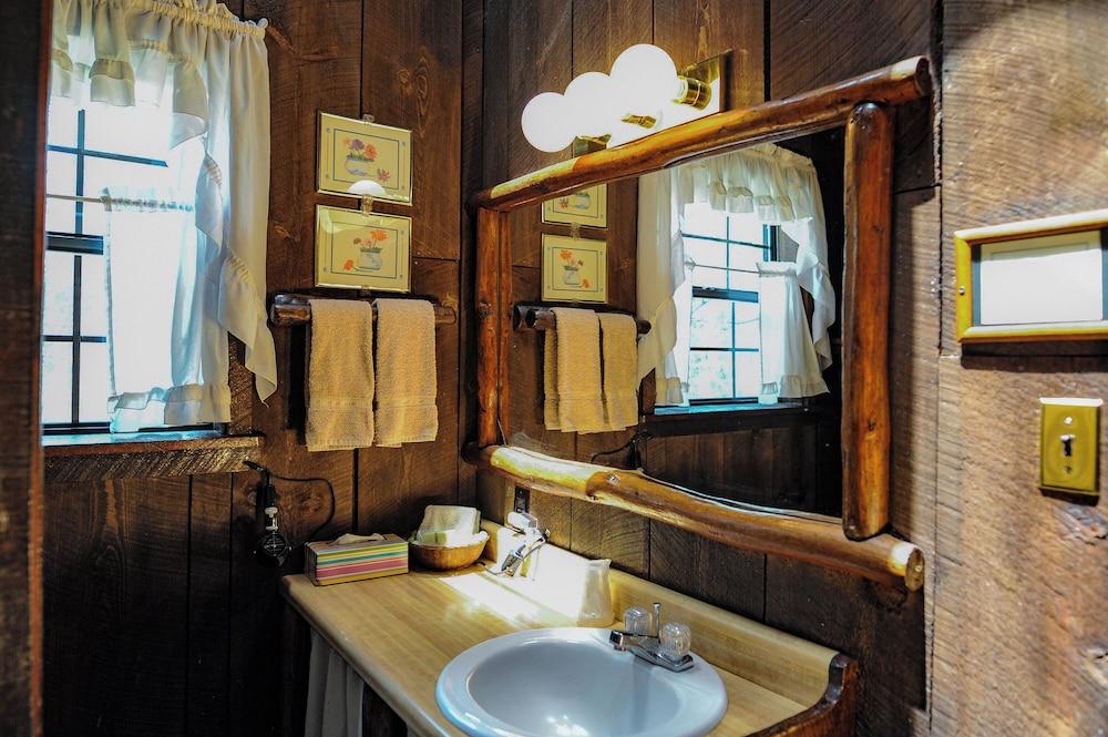Bear Creek Motel And Cabins photo 50