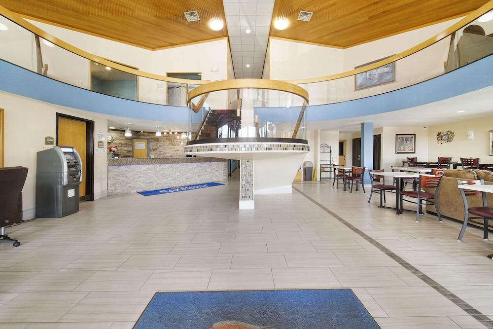 Baymont by Wyndham Muncie Near Ball State University photo 43