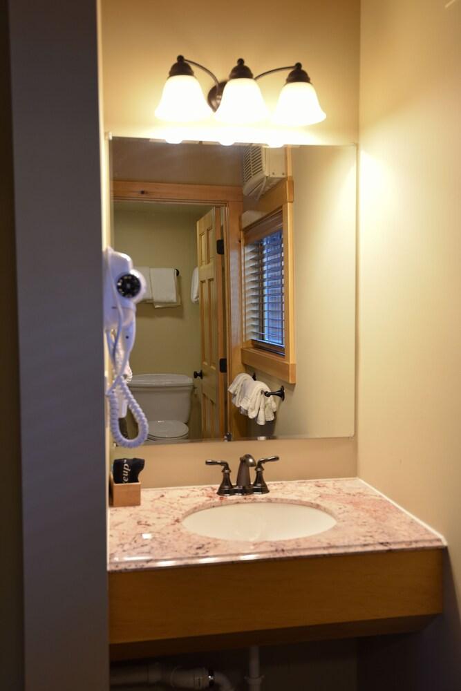 Timber Inn Motel photo 25