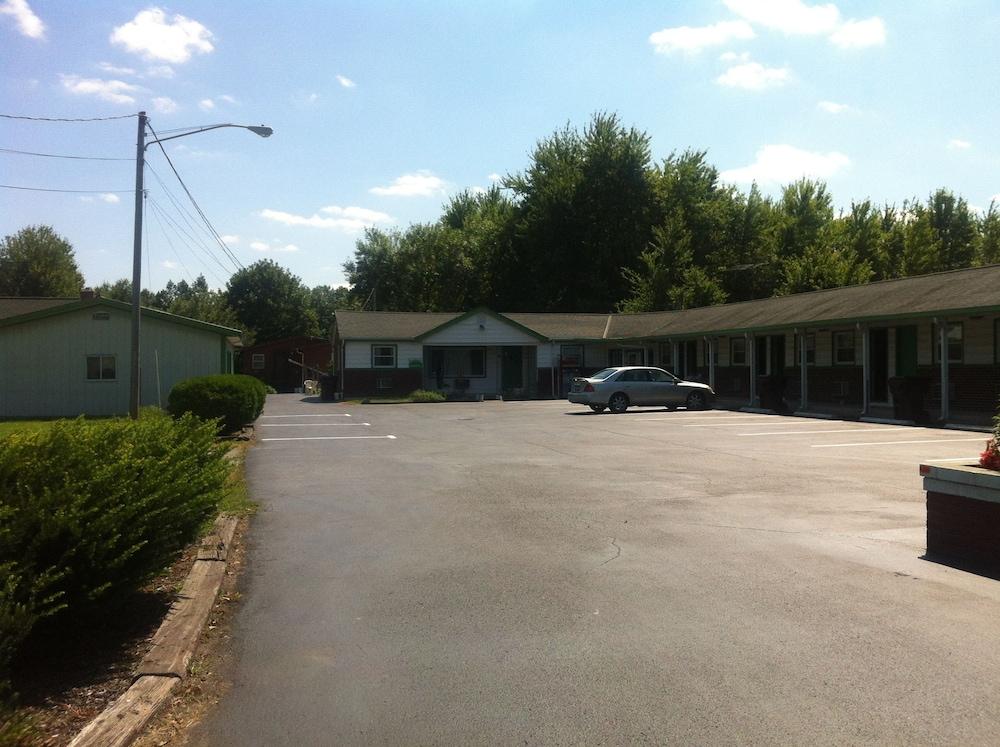 Green Crest Motel photo 19