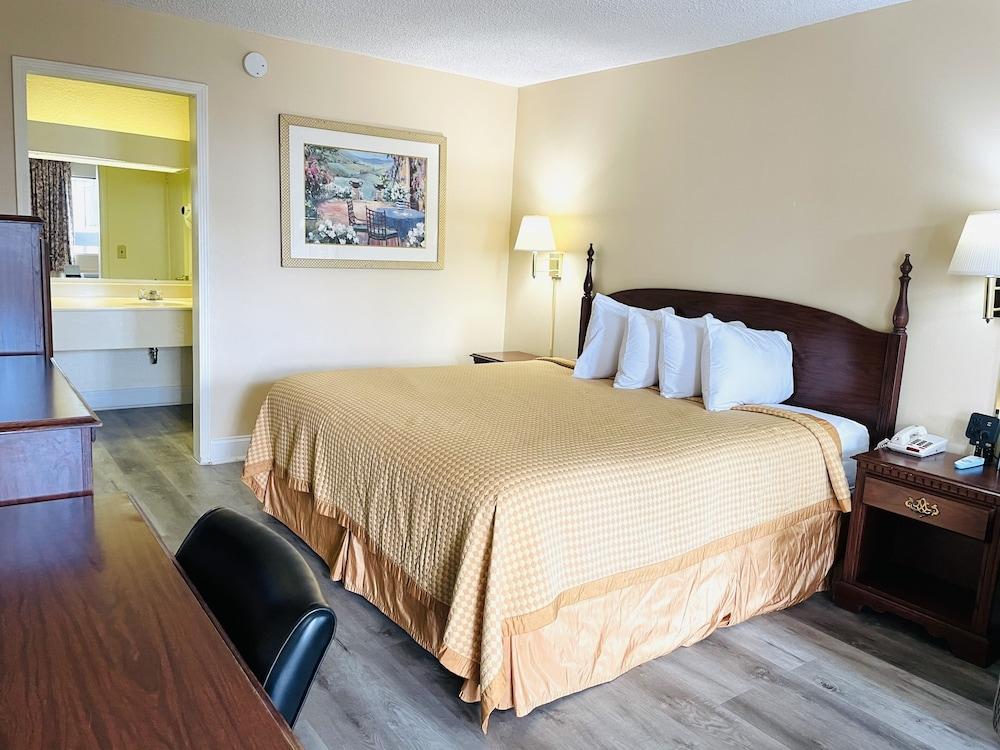 Relax Inn Perry photo 3