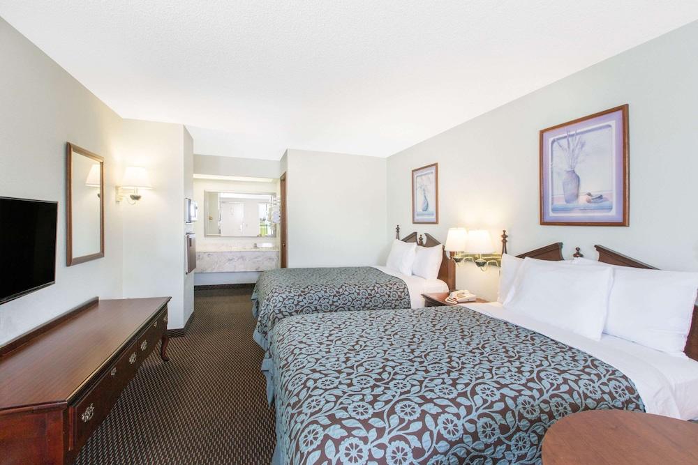 Days Inn by Wyndham West Point photo 4