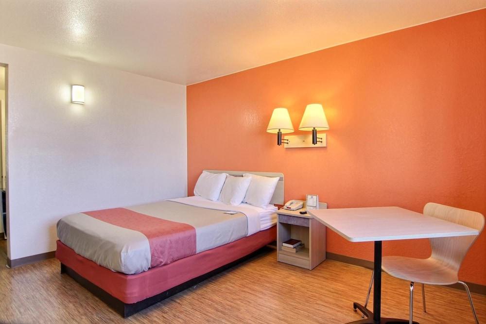Park Inn by Radisson, Fargo West Acres photo 32