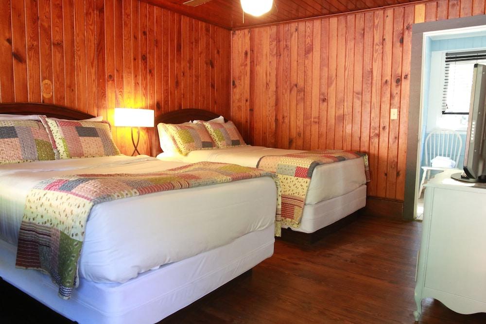 The Riverside Lodge at Chimney Rock photo 44