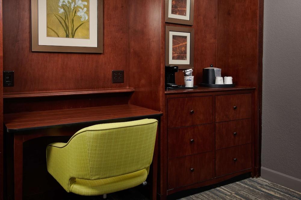 Hampton Inn Atlanta NW Cumberland photo 14
