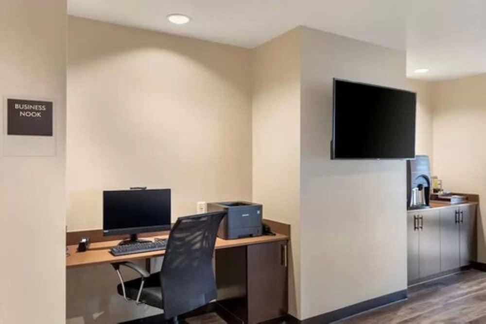 Sleep Inn Lancaster Dallas South photo 12