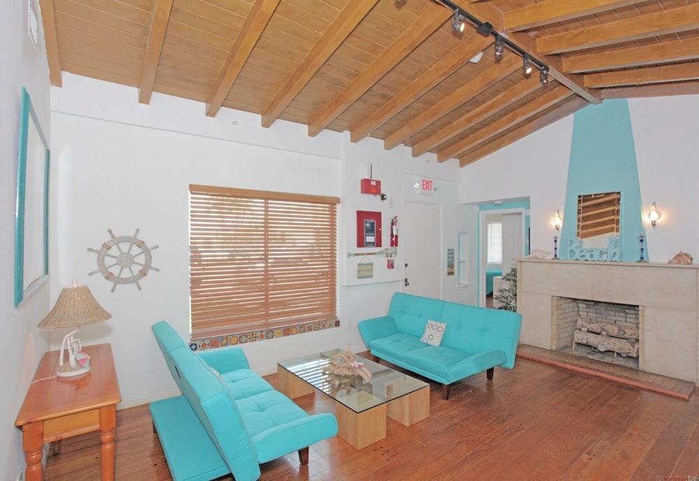 Bikini Lodge photo 11