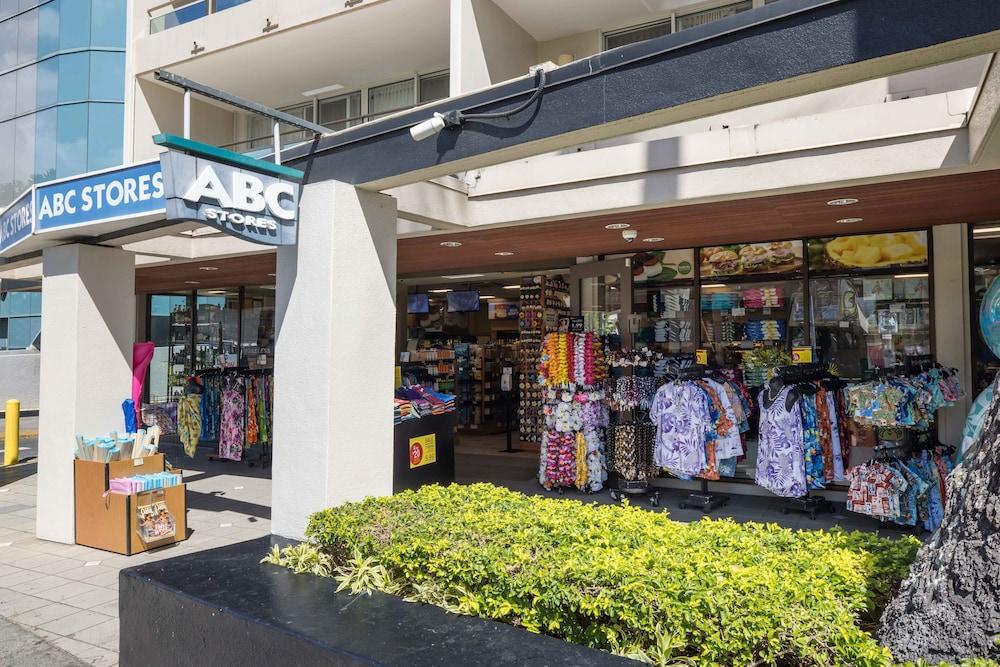 Regency on Beachwalk Waikiki by OUTRIGGER photo 14