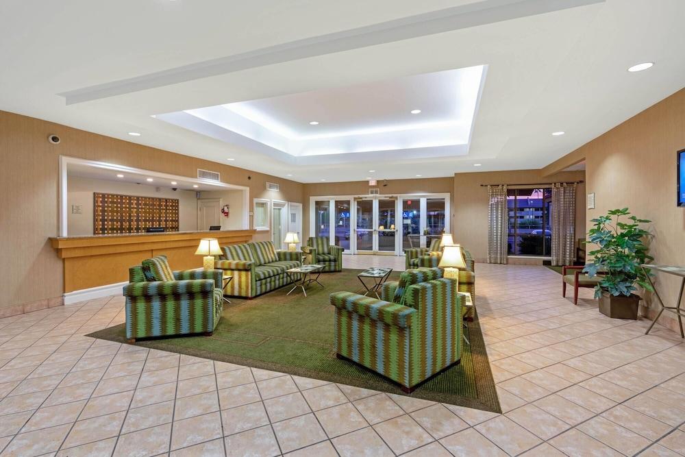 Travelodge by Wyndham Phoenix North photo 1