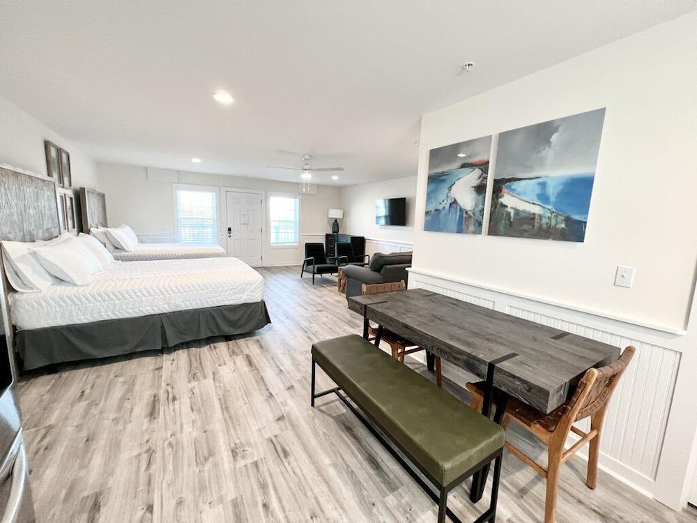 Saltwater Suites photo 5